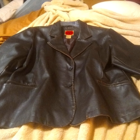 Brown leather jacket. - Picture 1 of 1